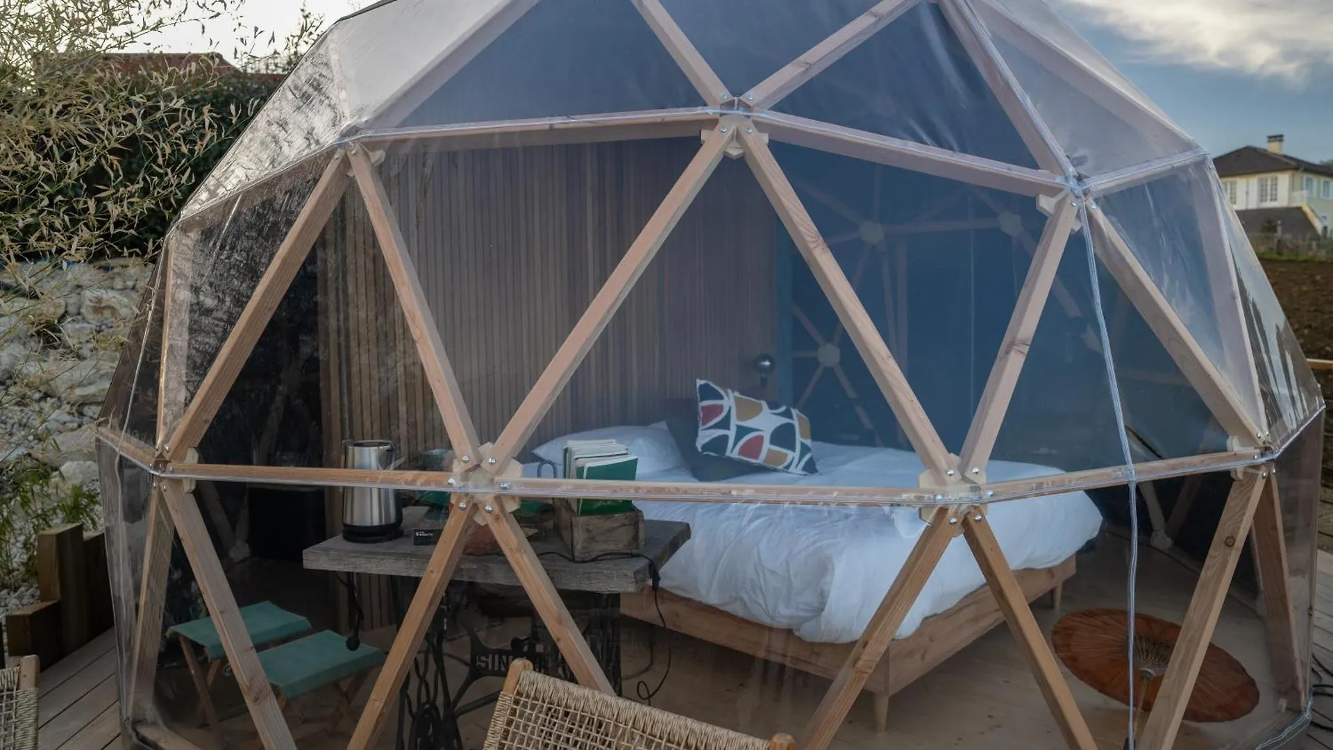 Luxury tent Du Coq A L'Ane Hotel Saint-Martin-la-Plaine France